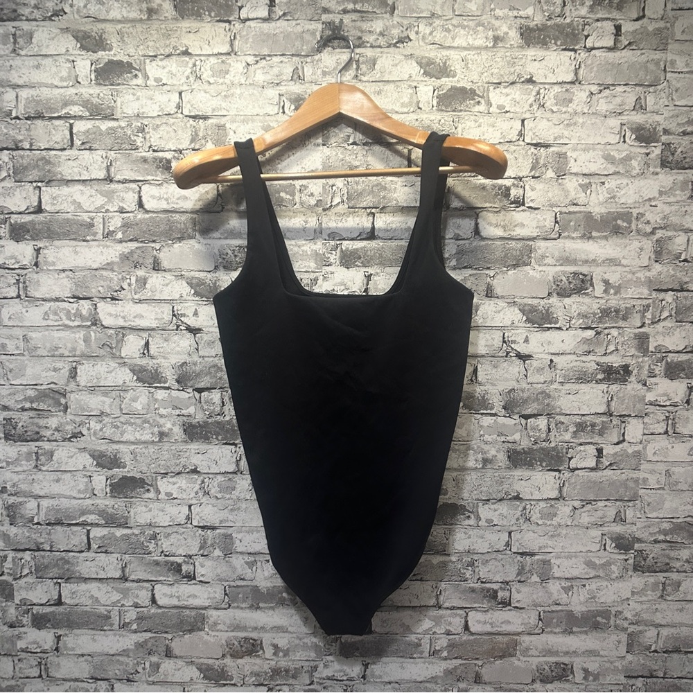 EUC Good American Classic Black Bodysuit Size 4